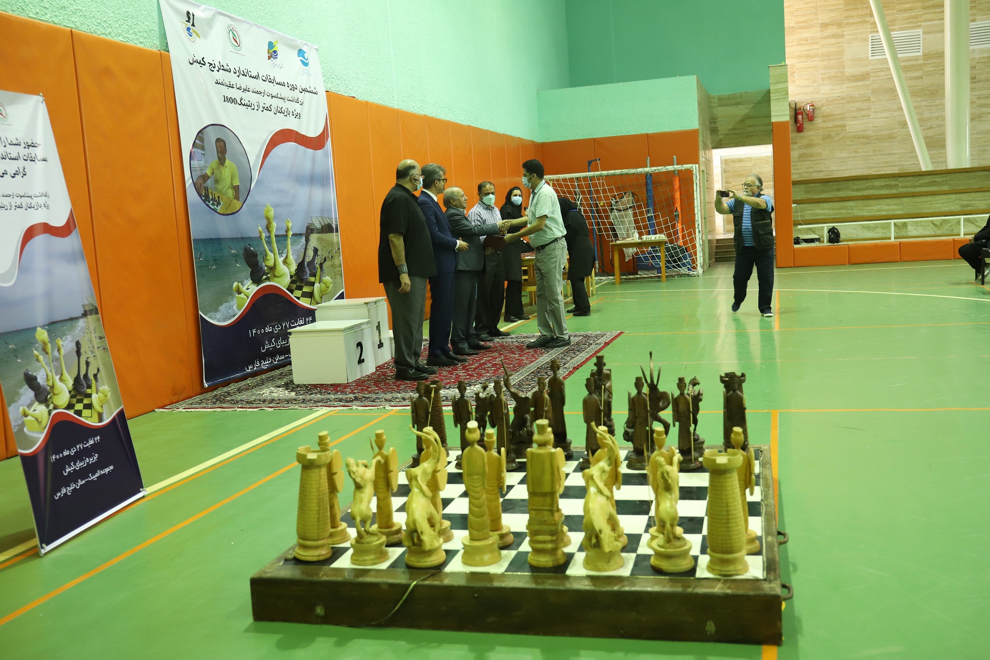 اهدا جوایز و مسابقه شطرنج کشوری در جزیره کیش