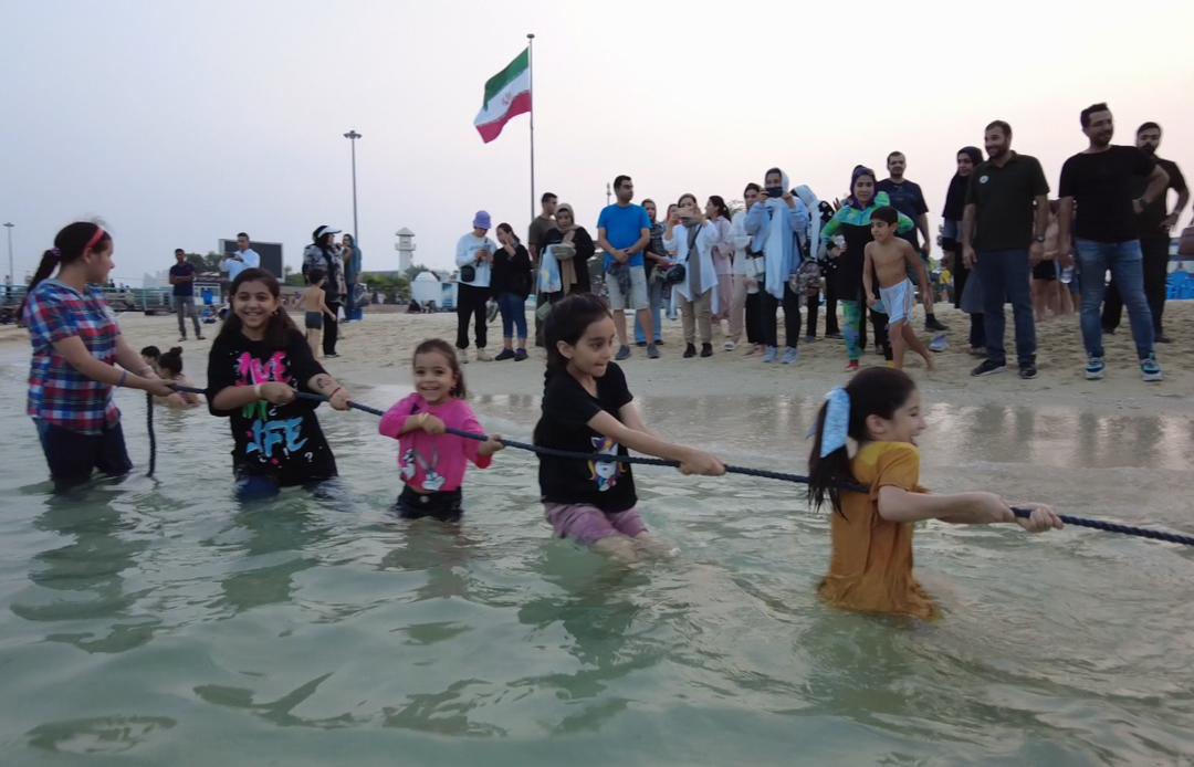 روزی شاد برای کودکان همراه با خانواده در جشنواره آب کیش