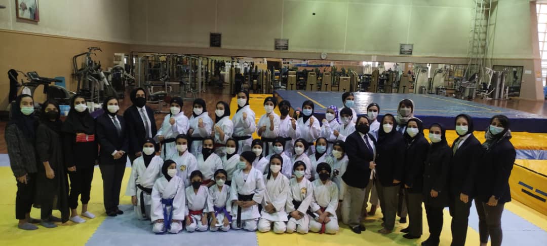 برگزاری مسابقات کاراته به مناسبت هفته تربیت بدنی
