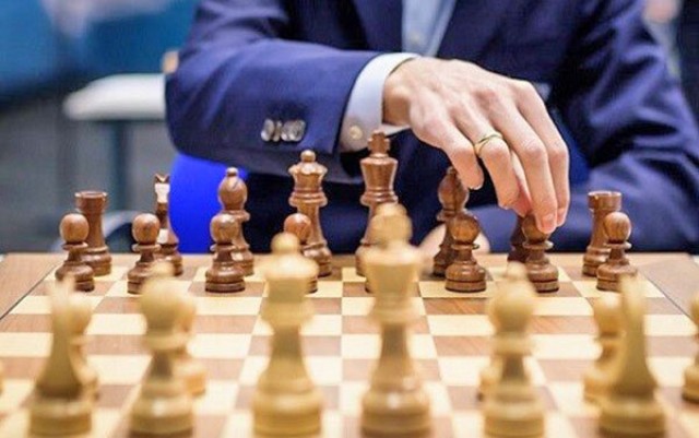 شطرنج باز کیش قهرمان شطرنج آنلاین آزاد کشور