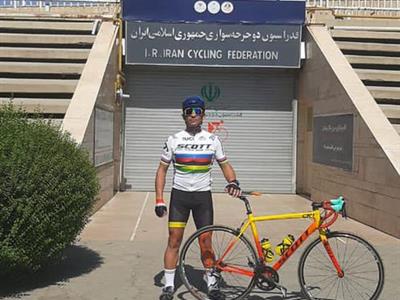 حضور مرتضی بهرام دخت پیشکسوت دوچرخه سواری کیش در مسابقه تایم تریل قهرمانی کشور 
