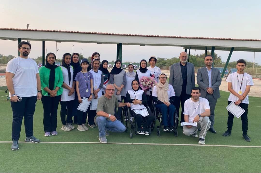 برگزاری مسابقات تیراندازی با کمان به مناسبت روز کیش
